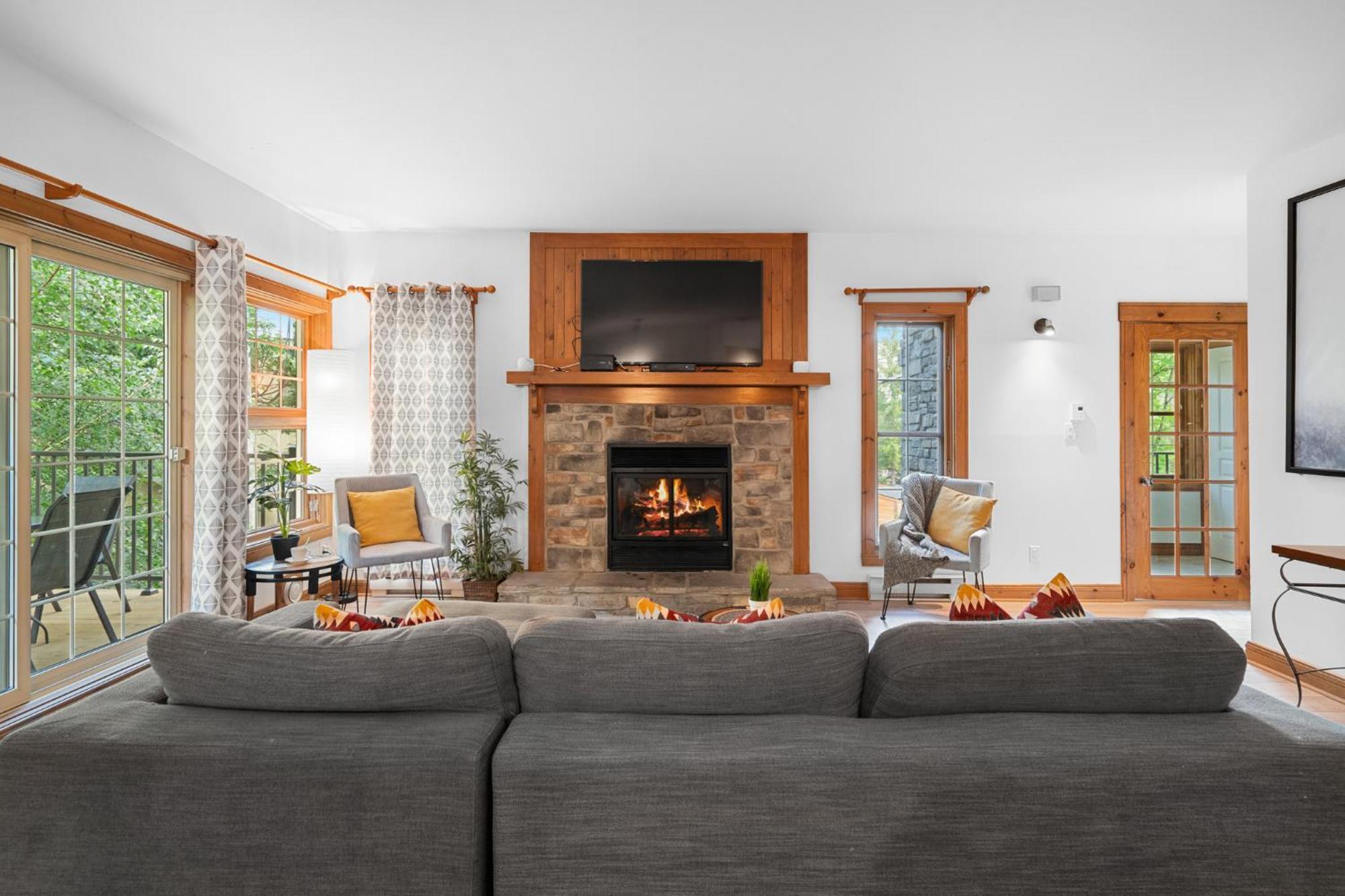 Les Falaises Tremblant - Ski Inout Condo W2Bdrs モントランブラン エクステリア 写真
